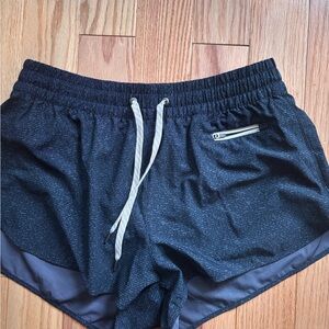 VUORI Clementine Shorts - Large